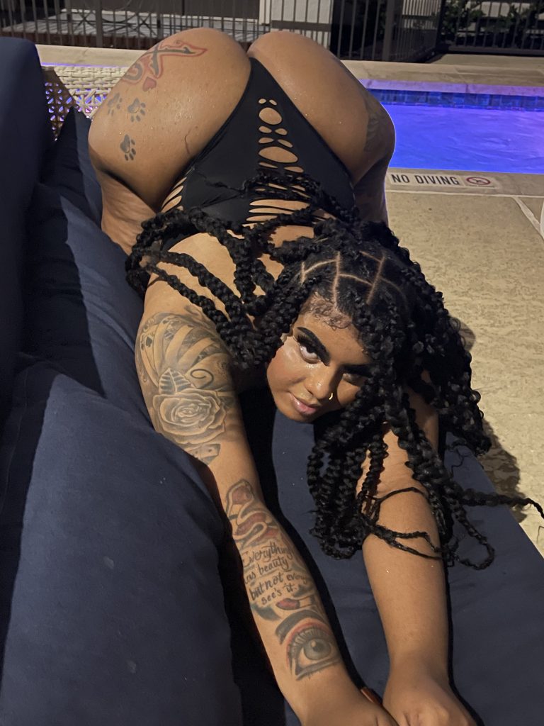 Kally XO Heating It Up At The Pool!